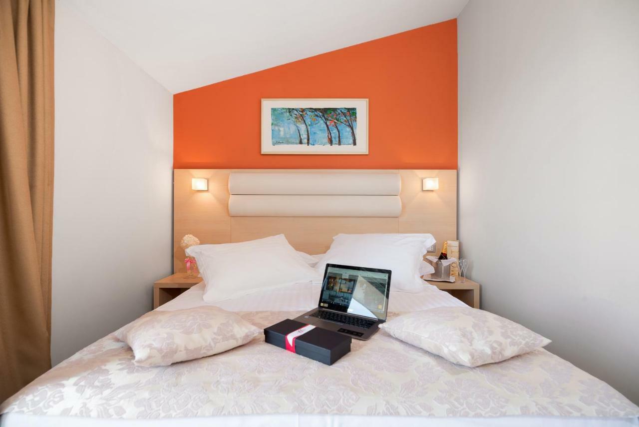 Hotel Maritimo มาคาร์สกา ภายนอก รูปภาพ